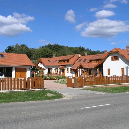 Faluszeli Vendeghaz - Boncz Porta Guest house