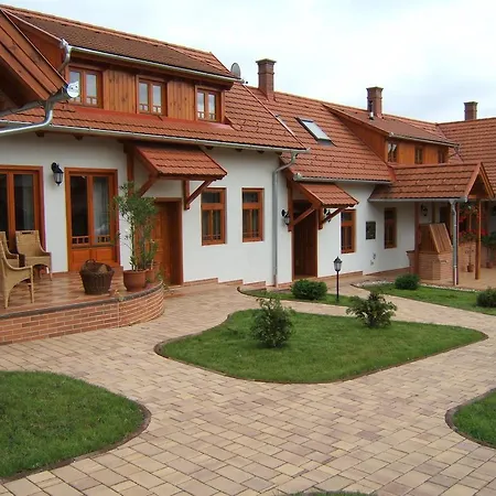 Faluszéli - Boncz Porta Nagyrákos
